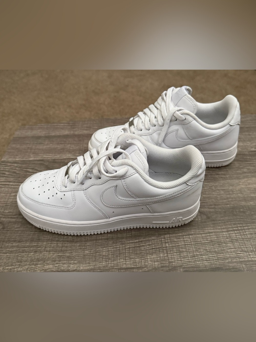 Nike White Low-Top Leather Sneakers - Picture 2 of 4